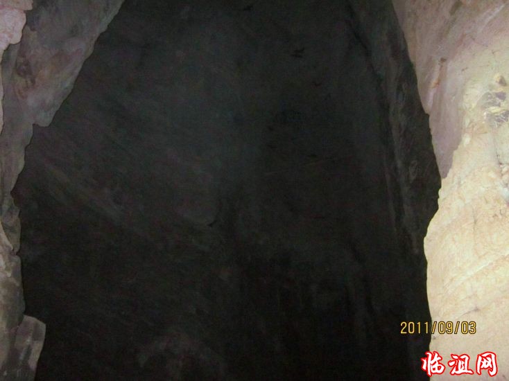 晚上拍的，里面还有蝙蝠，我拍的时候好怕