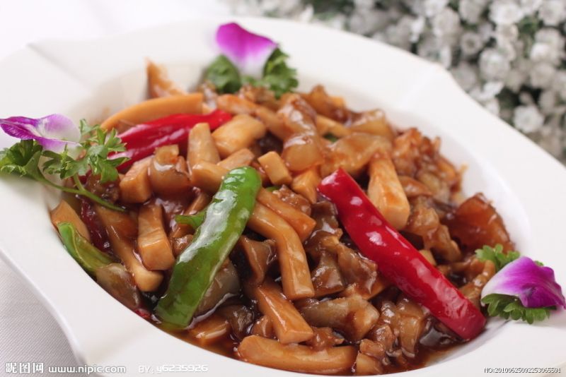 杏鲍菇烧蹄筋.jpg