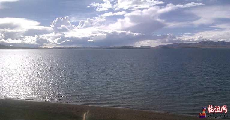 夕阳下的错纳湖