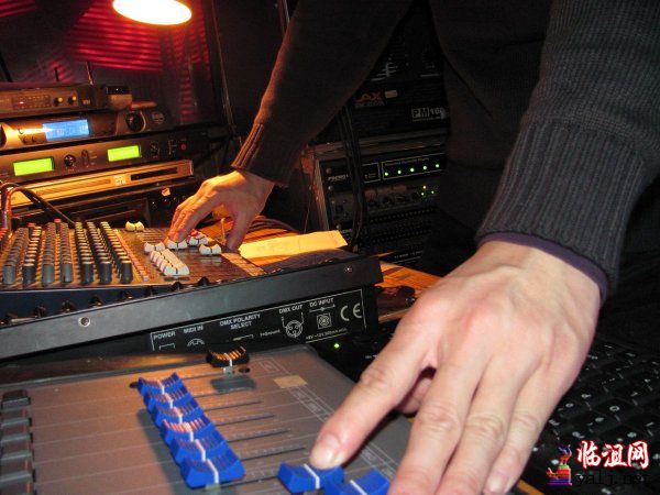 孤单背请3影 (1).jpg