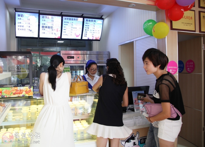 3客户涌动 (2).jpg