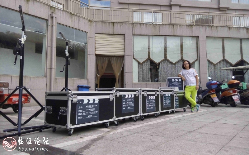 旭锅锅舞美工作室 (1).jpg