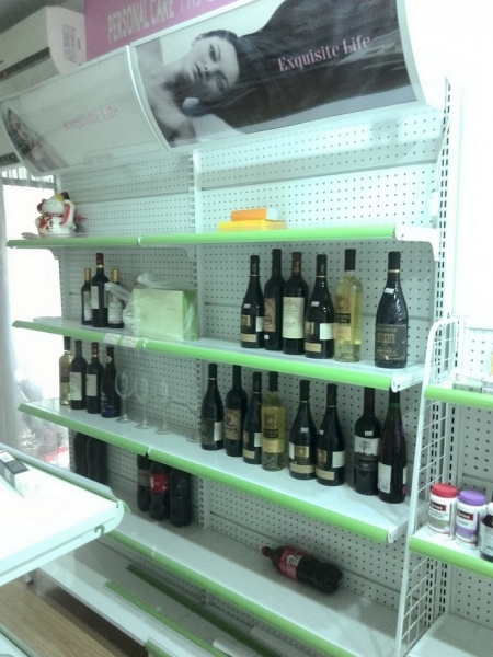 大展示架：11个，带灯箱，单面五层，高195cm，宽90cm，厚30cm。