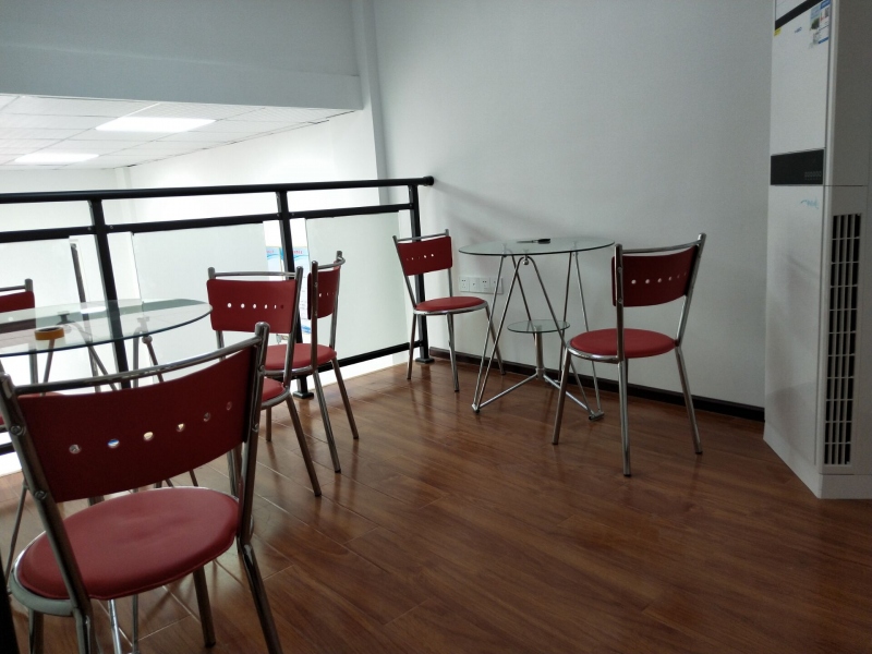 宜昌左岸店洽谈区